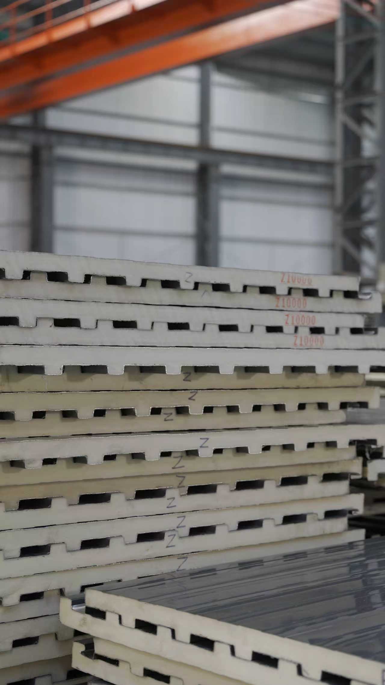 Polyurethane Fireproof Sandwich Panel Aluminum Roof Tile Polyester Powder Enviro